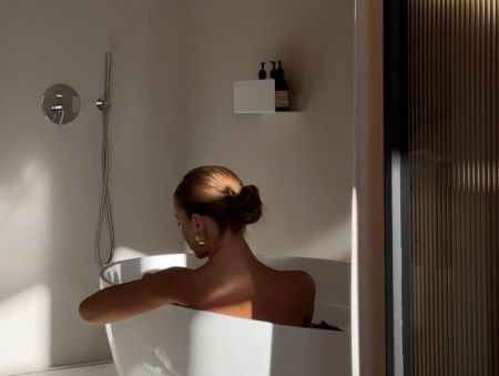 س2: بخار الدش مقابل حجر العطر: ما الفرق؟